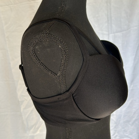 FOREVER 21+ Plus Size black bra. Softly padded. No underwire. Bust size 42/43. - Picture 4 of 7